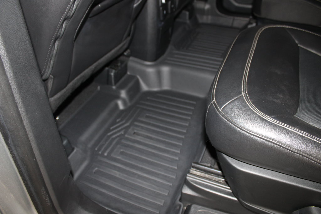 Used 2024 Ford Explorer Limited AWD/4WD image 30