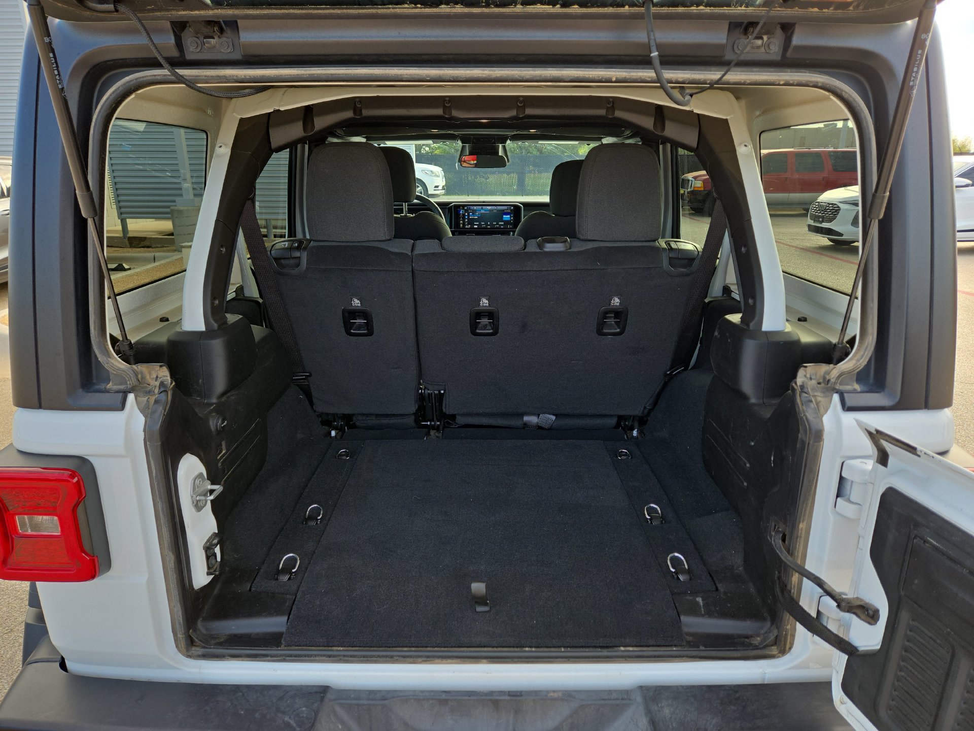 Used 2026 Jeep Wrangler Unlimited Rubicon AWD/4WD image 12