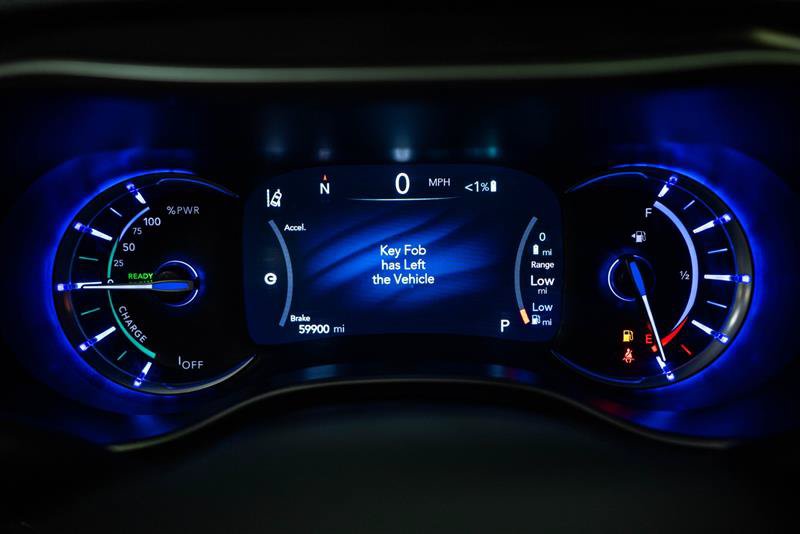 Used 2023 Chrysler Pacifica Touring-L FWD image 17