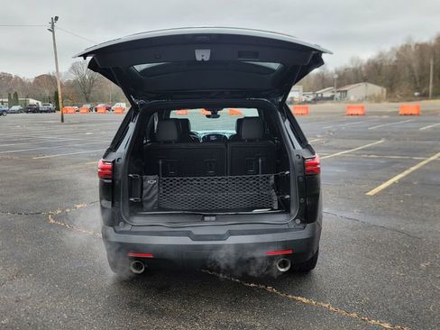 Used 2023 Chevrolet Traverse LT w/ LT Premium Package image 11