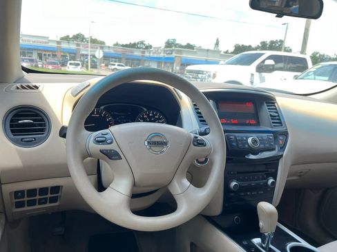Used 2014 Nissan Pathfinder S FWD image 14