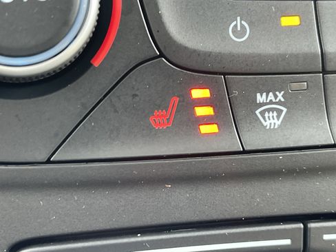 Used 2019 Ford Escape Titanium image 25