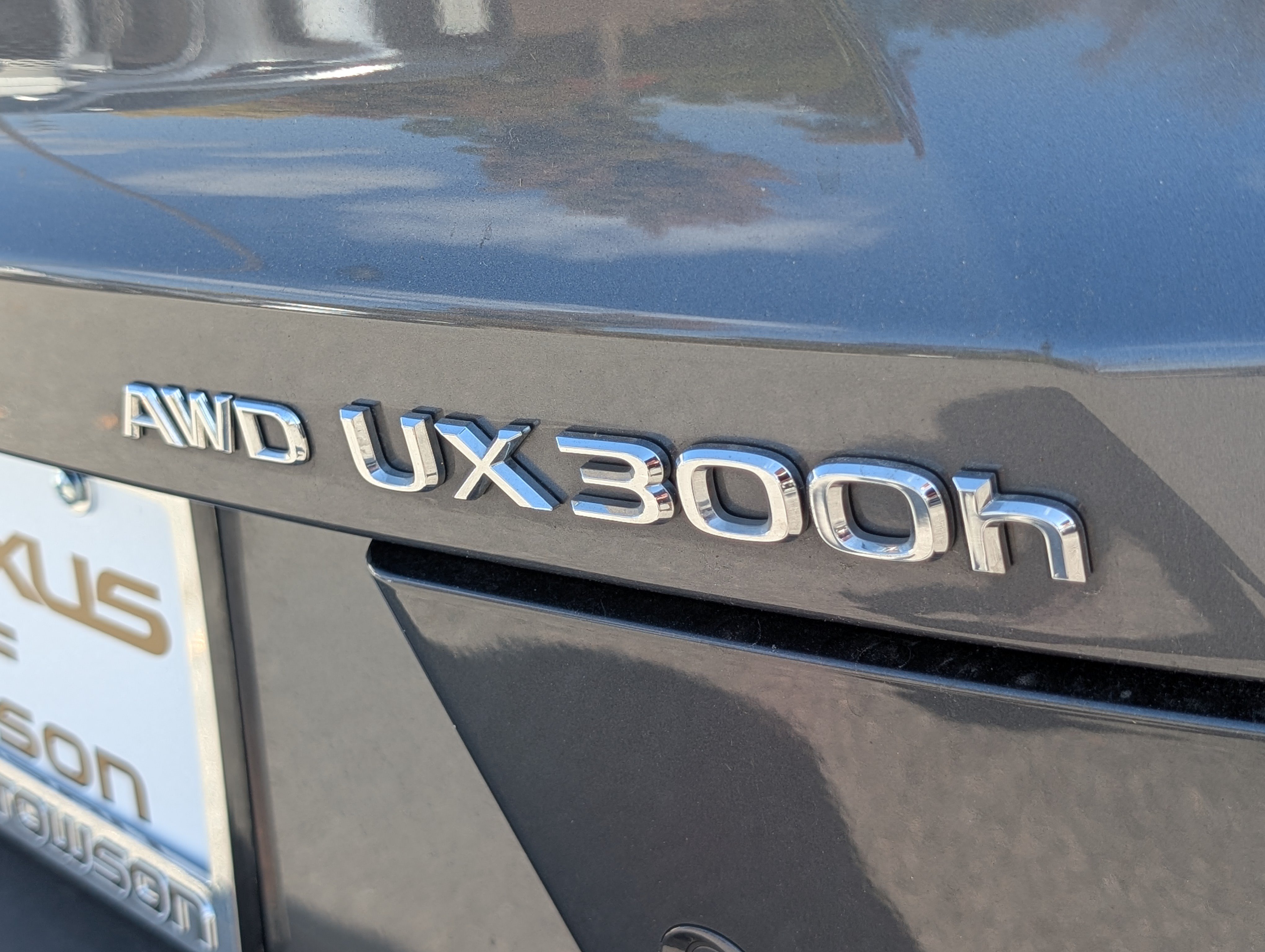 Used 2025 Lexus UX 300h AWD w/ Cold Area Package image 9