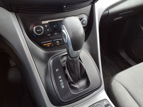 Used 2015 Ford Escape SE w/ Equipment Group 201A image 17