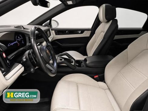 Used 2024 Porsche Cayenne Coupe AWD/4WD image 10