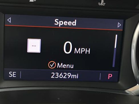 Used 2020 Chevrolet Equinox Premier FWD image 2