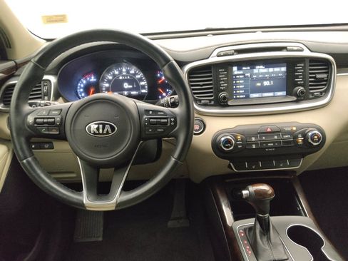 Used 2018 Kia Sorento EX FWD image 22