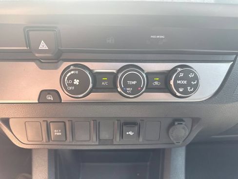 Used 2022 Toyota Tacoma SR RWD image 5