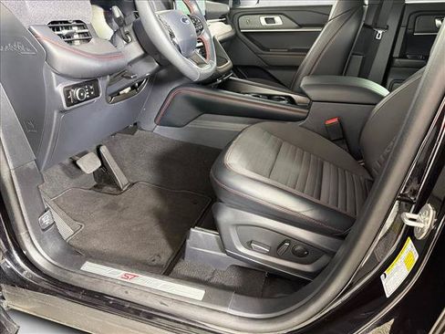 Used 2025 Ford Explorer ST-Line AWD/4WD image 10