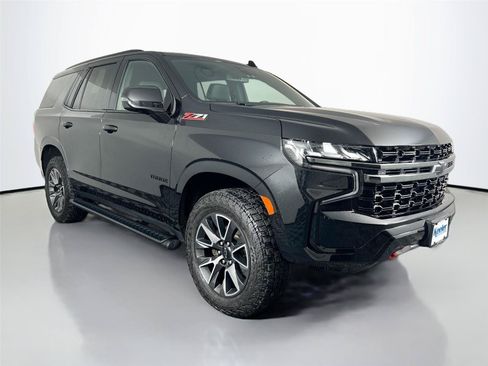 Used 2021 Chevrolet Tahoe Z71 w/ Luxury Package AWD/4WD image 8