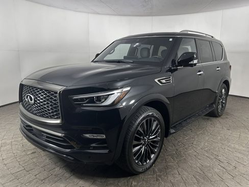 Used 2024 INFINITI QX80 Sensory AWD/4WD image 3