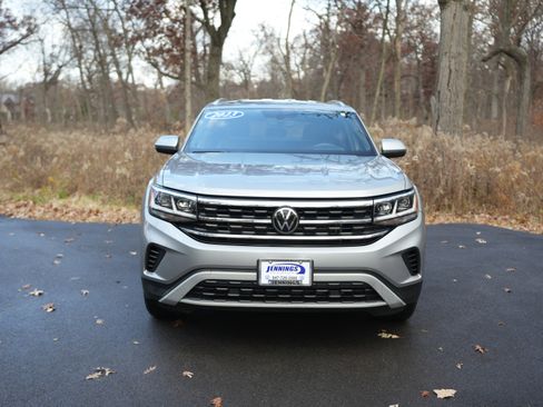 Used 2023 Volkswagen Atlas Cross Sport SE image 3