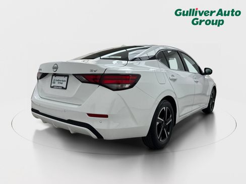 Used 2024 Nissan Sentra SV FWD image 8