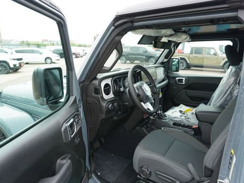 New 2025 Jeep Gladiator Sport AWD/4WD image 10