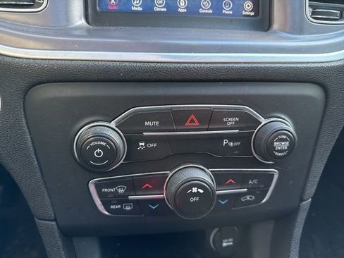 Used 2019 Dodge Charger SXT image 20