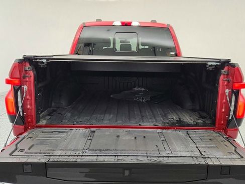 Used 2022 Ford F150 Lightning Lariat image 21