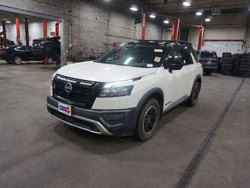 Used 2023 Nissan Pathfinder Rock Creek image 24