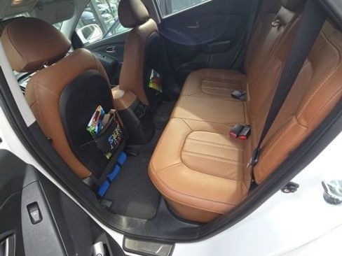 Used 2015 Hyundai Tucson Limited image 3