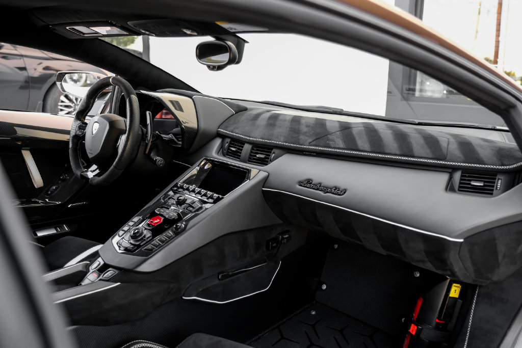 Used 2020 Lamborghini Aventador SVJ AWD/4WD image 15