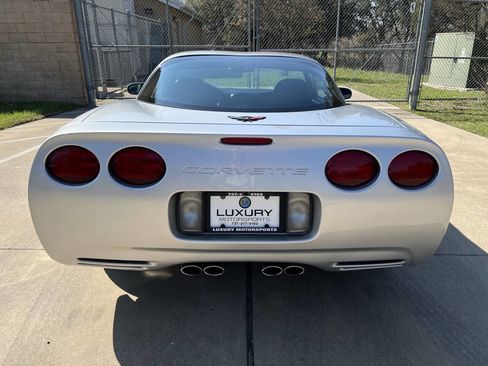Used 2001 Chevrolet Corvette Coupe w/ Preferred Equipment Group2 image 11