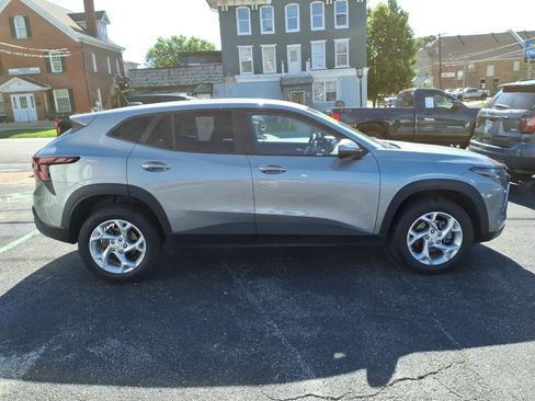 Certified 2026 Chevrolet Trax LS w/ LS Convenience Package FWD image 4