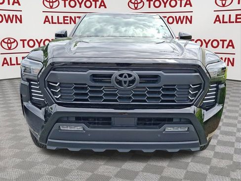 Used 2024 Toyota Tacoma TRD Off-Road w/ TRD Off Road Upgrade Package AWD/4WD image 2