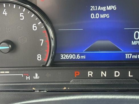 Used 2022 Ford Explorer XLT w/ Equipment Group 202A AWD/4WD image 29