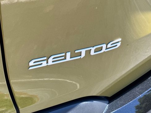 Used 2024 Kia Seltos SX w/ SX Sunroof Package AWD/4WD image 40