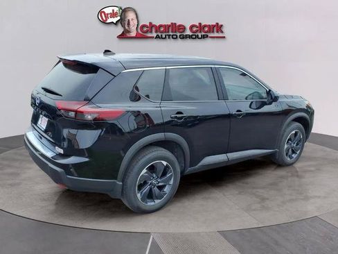 Certified 2026 Nissan Rogue SV FWD image 5