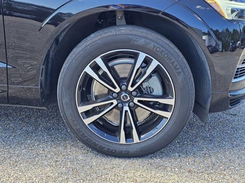 Used 2020 Volvo XC60 T8 Momentum w/ Premium Package AWD/4WD image 6