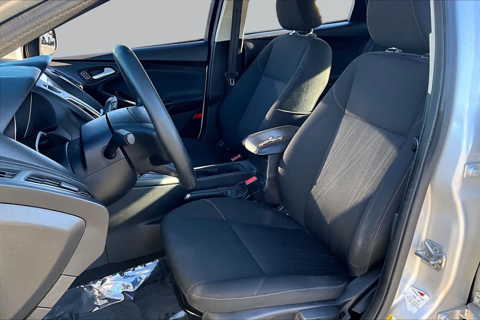 Used 2016 Ford Focus SE FWD image 7