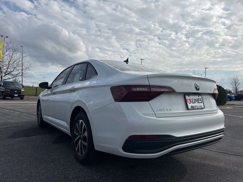 Used 2024 Volkswagen Jetta S image 5