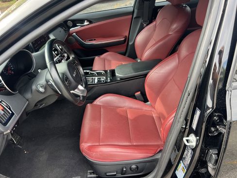 Used 2022 Kia Stinger GT-Line w/ Sun & Sound Package image 9