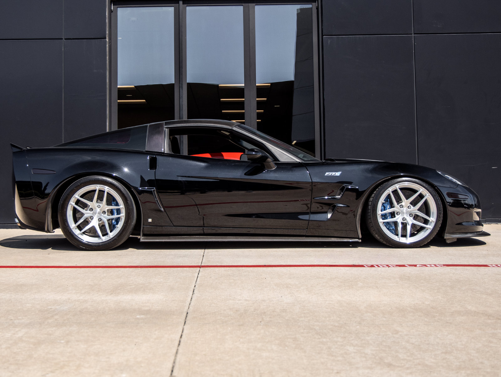 Used 2009 Chevrolet Corvette ZR1 w/ Preferred Equipment Group RWD image 10