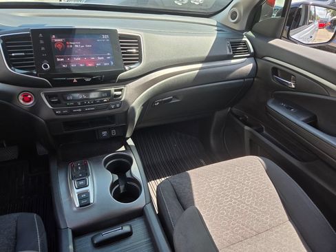 Used 2023 Honda Ridgeline Sport image 13
