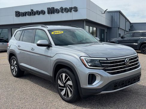 Used 2025 Volkswagen Atlas SE AWD/4WD image 1