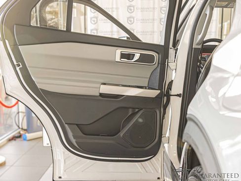 Used 2021 Ford Explorer XLT w/ Equipment Group 202A image 35