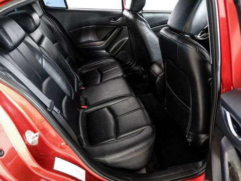 Used 2018 MAZDA MAZDA3 Touring FWD image 38