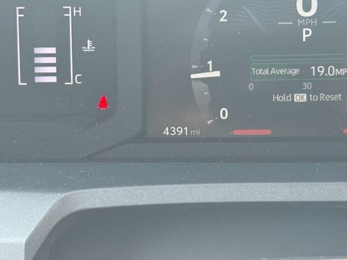 Used 2026 Toyota 4Runner SR5 AWD/4WD image 28