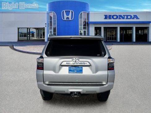 Used 2020 Toyota 4Runner SR5 RWD image 7