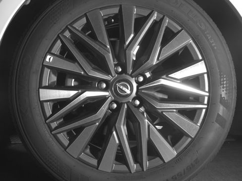 Used 2025 Nissan Altima 2.5 SV FWD image 12