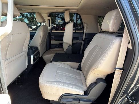 Used 2023 Ford Expedition Max Limited RWD image 35