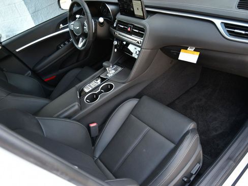 Used 2026 Genesis G70 2.5T RWD image 31