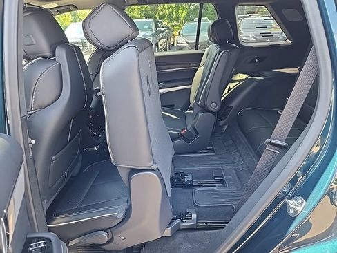 Used 2026 Cadillac Vistiq Platinum AWD/4WD image 51