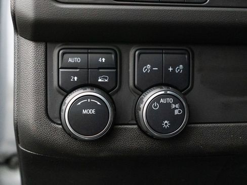 Used 2021 Chevrolet Suburban RST w/ Luxury Package image 31