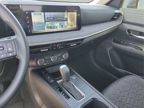Used 2025 Nissan Kicks SV FWD image 20