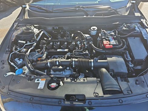 Used 2018 Honda Accord Touring image 29