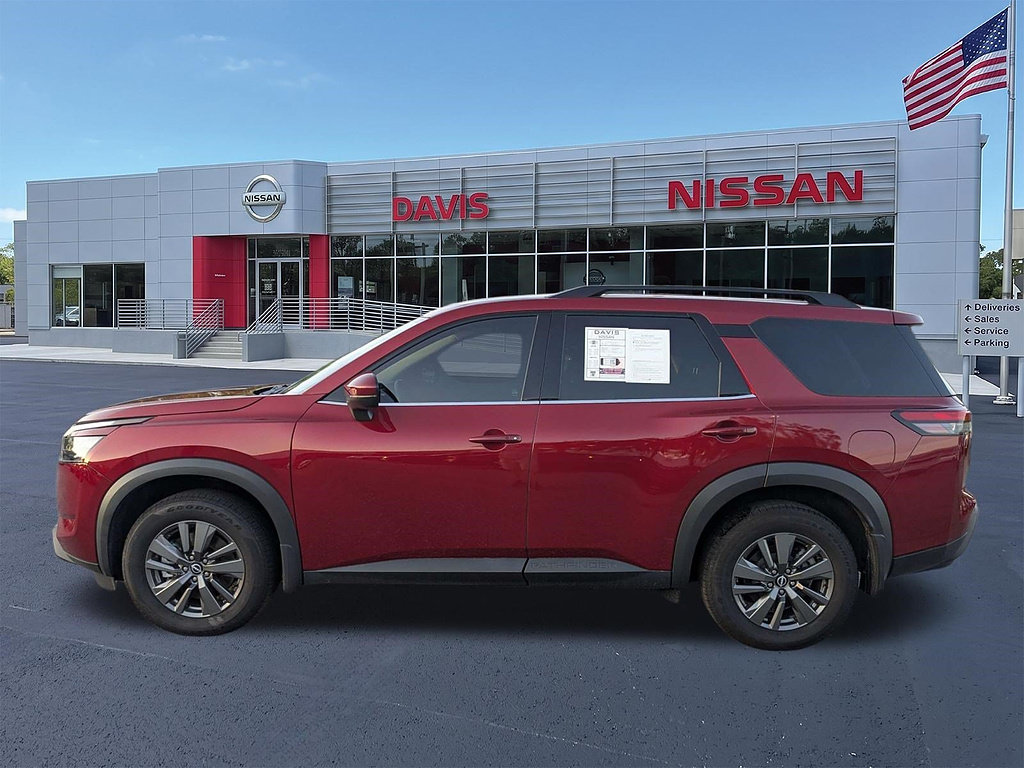 Used 2024 Nissan Pathfinder SV FWD image 8