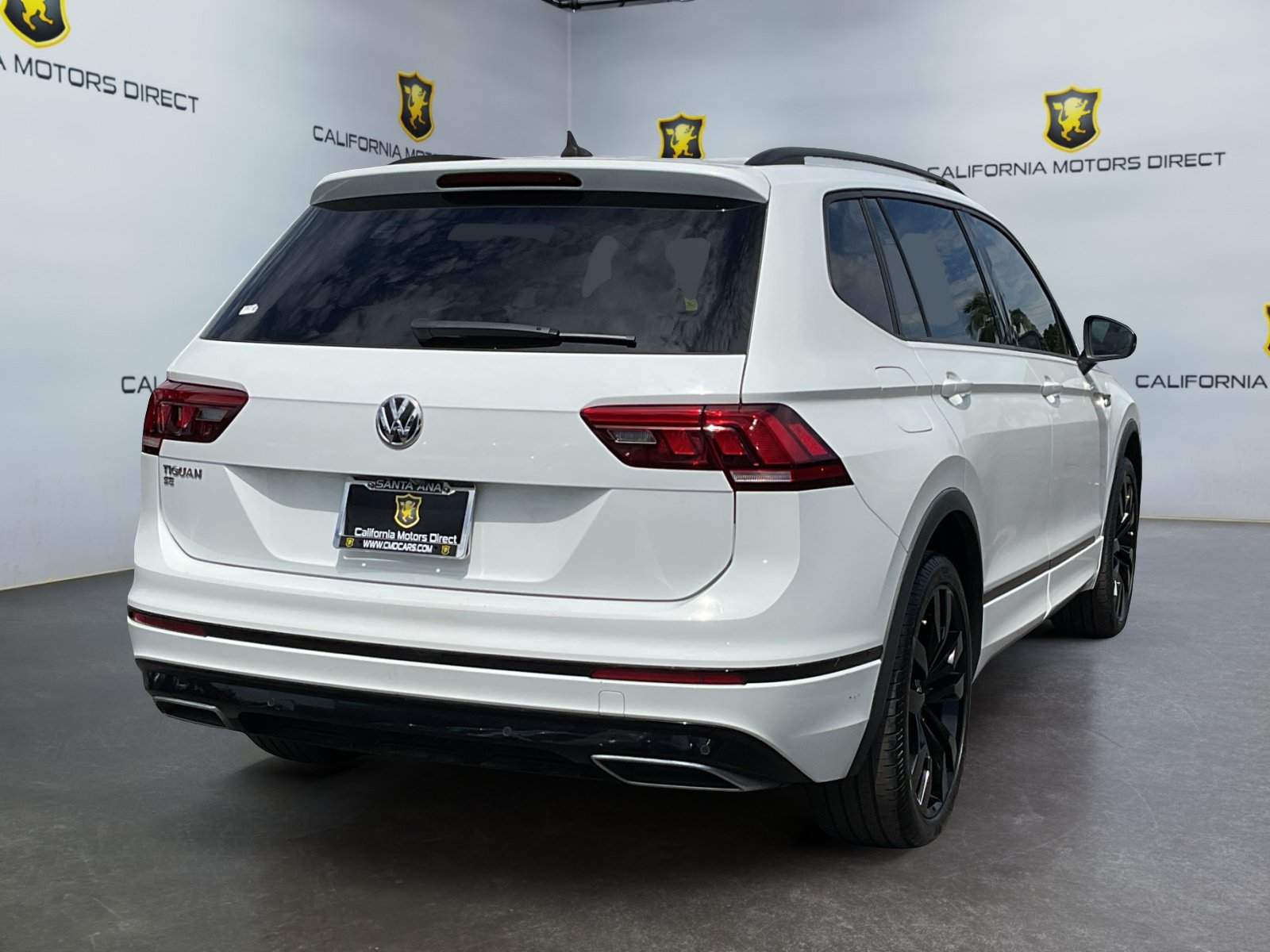 Used 2020 Volkswagen Tiguan SE R-Line FWD image 5