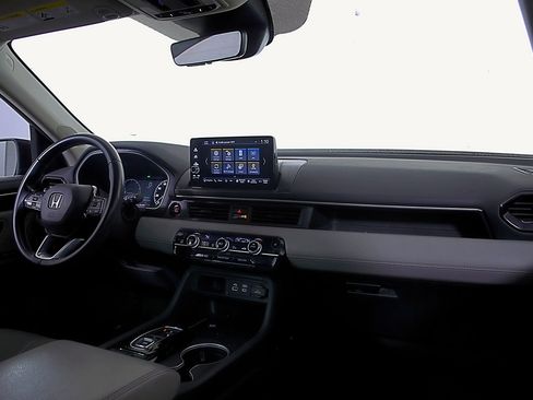 Used 2023 Honda Pilot Touring image 15